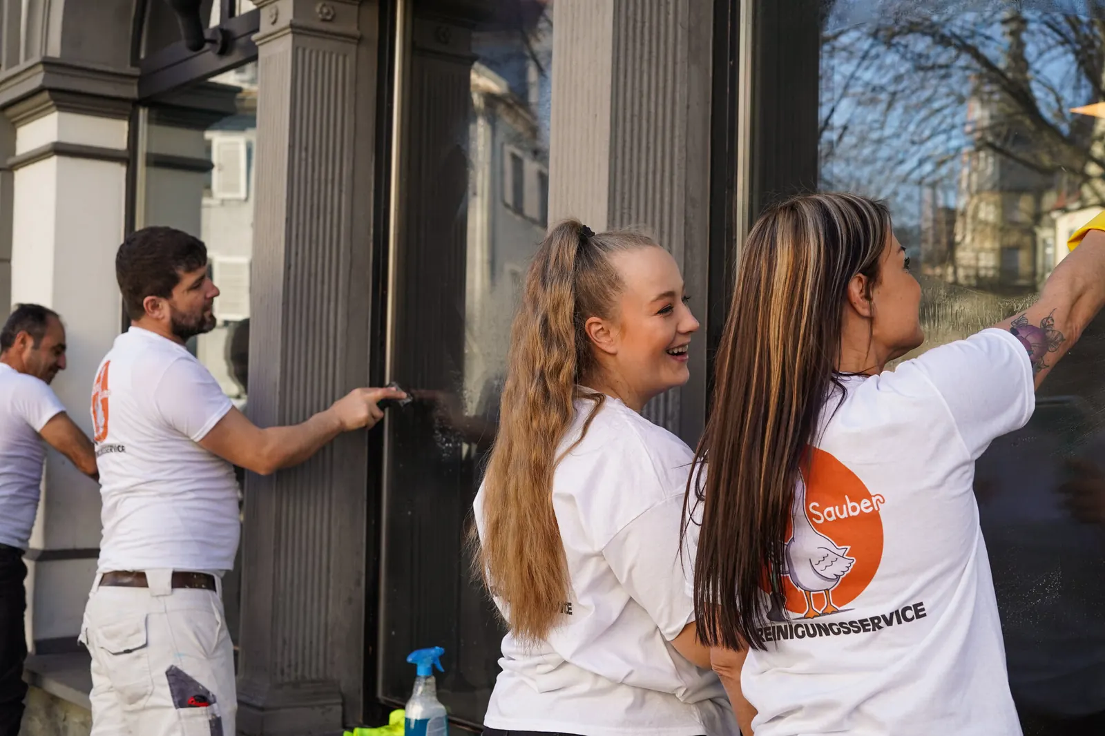 Gans Sauber Team bei der Glasreinigung in der Konstanzer Altstadt